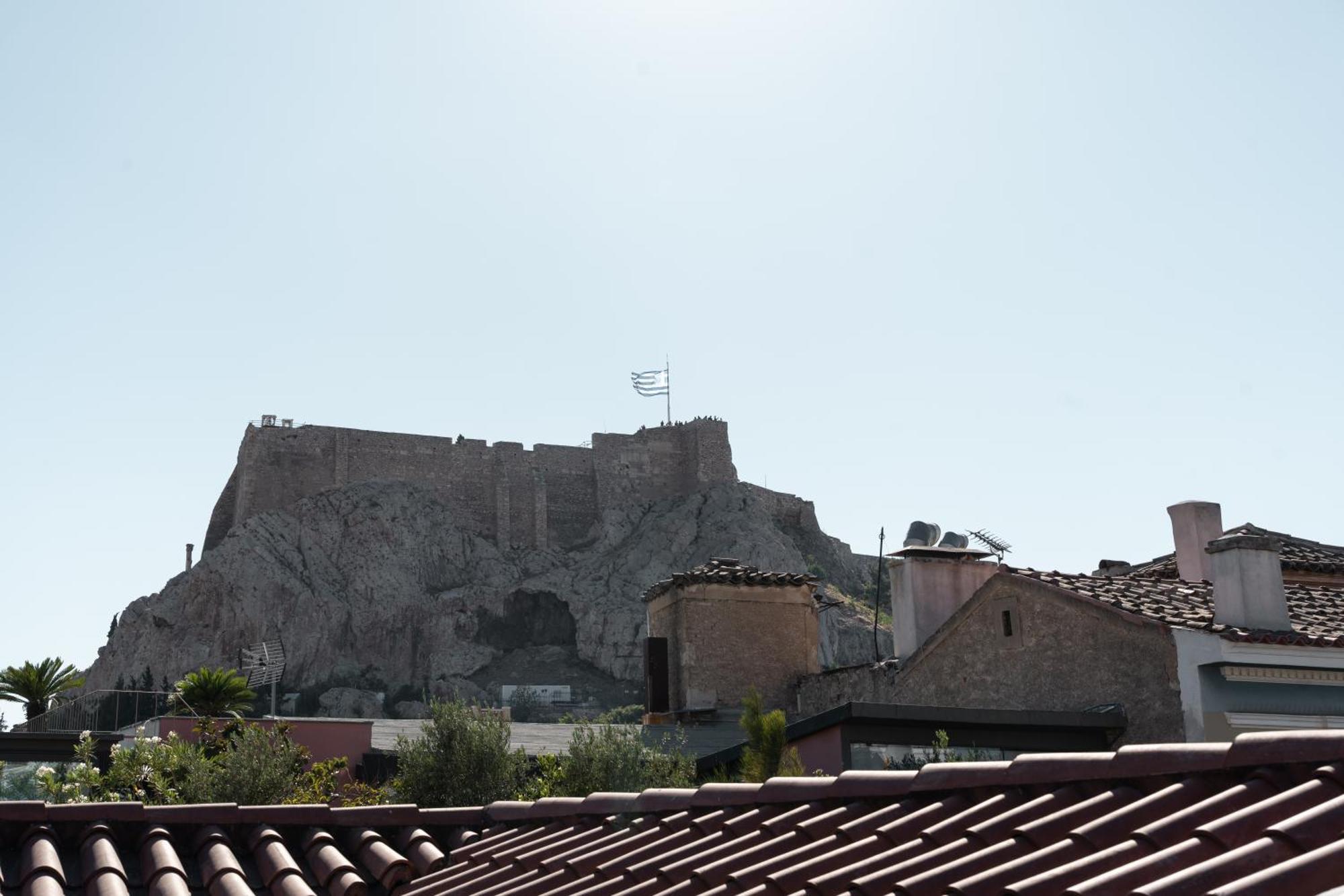 Plaka Bliss - Terrace With Acropolis View